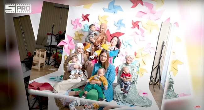 Nagita, Nathalie, Paula, Zaskia, dan Lesti memang melahirkan di waktu yang berdekatan, pada tahun 2021. Bagaimana menurutmu penampilan para ibu dan bayi sultan ini? Foto: YouTube/Sule Production