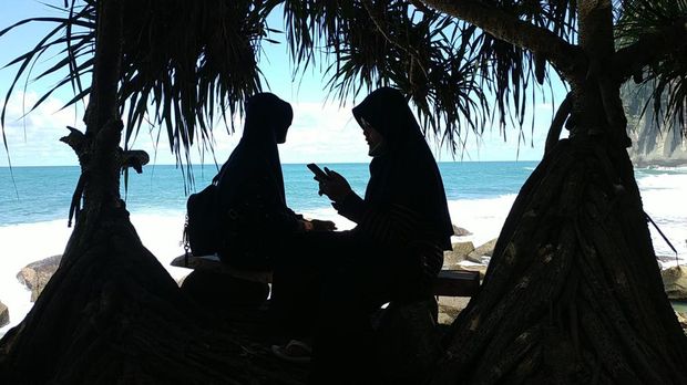 Pantai Pangasan Pacitan, Eloknya Bikin Kerasan