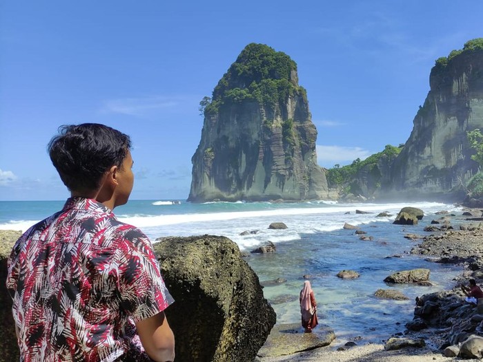 Pantai Pangasan Pacitan, Eloknya Bikin Kerasan