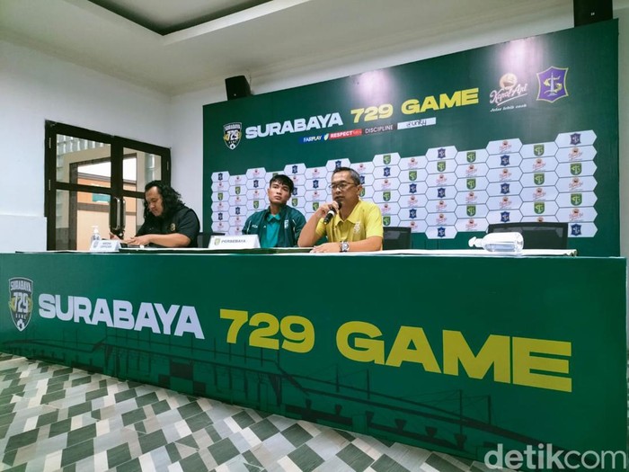 Pelatih Persebaya Aji Santoso