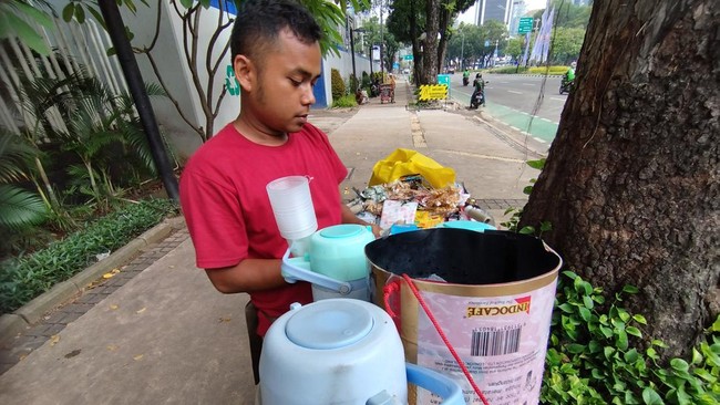 Jalan Hidup Starling di Jakarta yang Nggak Banyak Orang Tahu