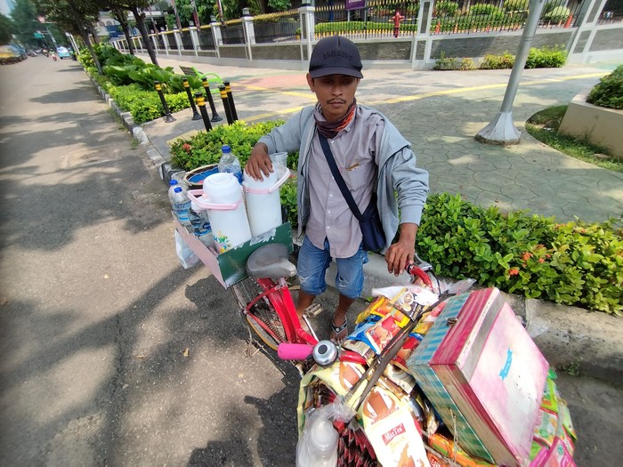 Penjual Kopi Keliling Alias Starling