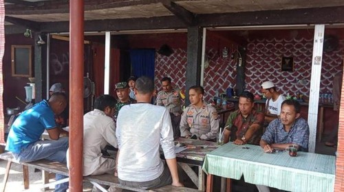 pertemuan terkait rencana Rabat jalan dan perbaikan jembatan penghubung Ekowisata Lembar Selatan. Tepatnya di Dusun Cemare, Desa Lembar Selatan, Kecamatan Lembar, kabupaten Lombok Barat, .