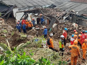 4 Orang Tertimbun Longsor di Cijeruk Bogor, 3 Tewas 1 Masih dalam Pencarian