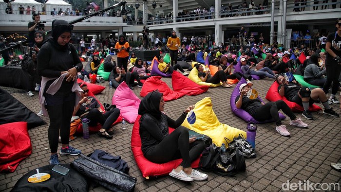 Serunya Cardio Dance Bareng Berliana Lovell di Allo Bank Fest Allo Bank Festival 2022 diselenggarakan selama tiga hari di Istora Senayan, Jakarta. Tak hanya acara musik, Allo Bank Festival ini juga akan mengadakan Cardio Dance Workout.