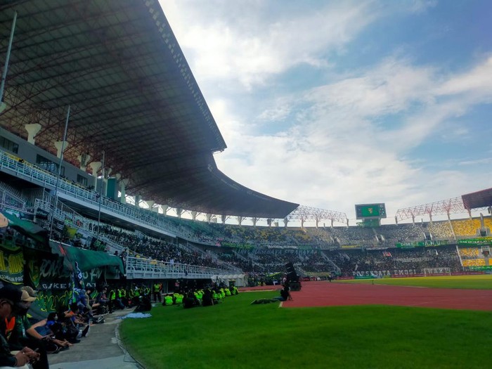 Stadion Gelora Bung Tomo (GBT)