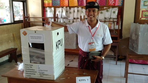 Suasana pemilihan perbekel (Pilkel) serentak di 51 desa di Kabupaten Karangasem, Bali, Sabtu (21/5/2022).