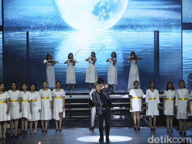 Terbuai Aksi Padi Reborn di Allo Bank Festival