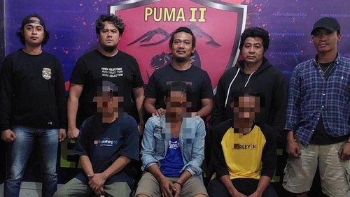 Tiga pria pencuri besi sandaran jembatan di Kota Bima, Nusa Tenggara Barat (NTB) ditangkap oleh tim puma Polres Bima Kota.