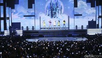 Red Velvet pun tampil disambut dengan teriakan histeris para ReVeluv!
