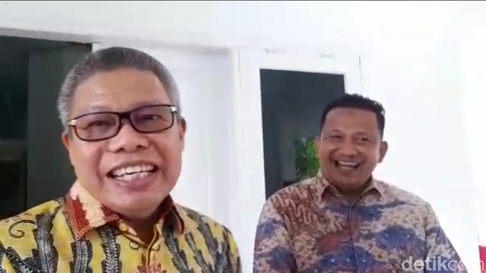 Wali Kota Parepare Taufan Pawe (kiri). Foto: Agung Pramono/detikSulsel