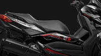 Kemudian warna hitam pekat dipadukan dengan garis merah pada sejumlah sudut motor. Warna merah ini melambangkan lightsaber milik Darth Vader yang sering digunakan. Foto: Dok. Yamaha Brasil