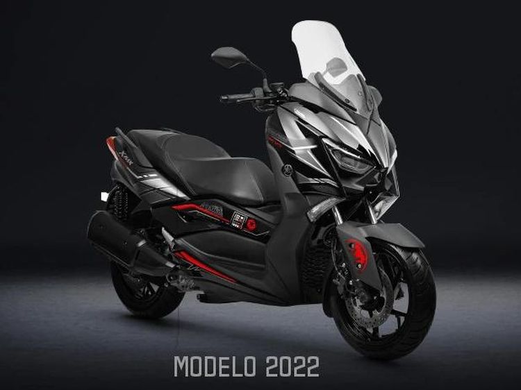 Wujud Serba Hitam Yamaha XMAX Edisi Darth Vader