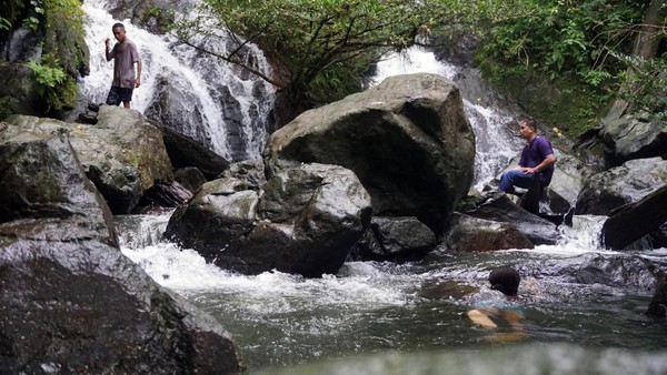 Ada di Sorong Papua, Tempat Wisata Ini Asyik Buat Main Air