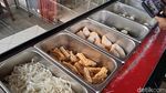 Nikmatnya Bakso Isi Telur Asin di Pasar 8 Alam Sutera