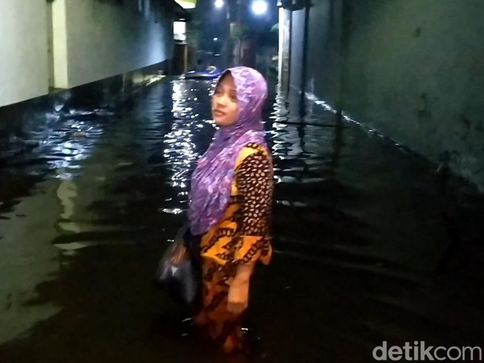 Banjir rob di Kelurahan Tirto di Kecamatan Pekalongan Barat, Senin (23/5/2022).