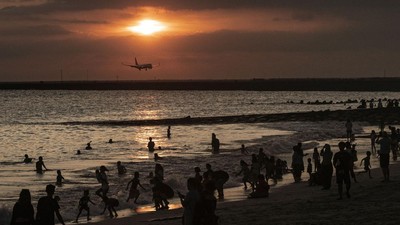 Matahari Terbenam di Pantai Kelan Bali, Syahdu !