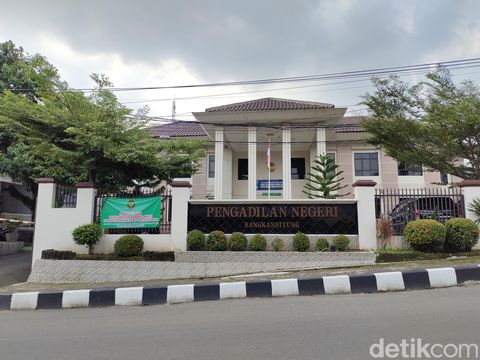 BNN Provinsi Banten menangkap dan menetapkan dua hakim di PN Rangkasbitung, Lebak, sebagai tersangka kasus narkoba. Begini kondisi di PN Rangkasbitung. (Fathul Rizkoh/detikcom) BNN Provinsi Banten menangkap dan menetapkan dua hakim di PN Rangkasbitung, Lebak, sebagai tersangka kasus narkoba. Begini kondisi di PN Rangkasbitung. (Fathul Rizkoh/detikcom)