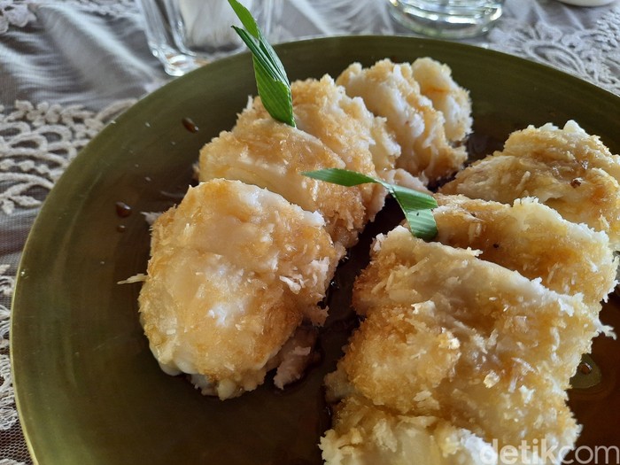 Cara membuat dadar gulung dan pisang rai