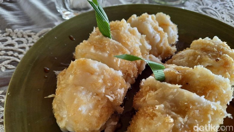 Cara membuat dadar gulung dan pisang rai Cara membuat dadar gulung dan pisang rai