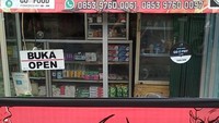 Cepat habisnya! Ceker Setan Mbak Rita sering dipadati pelanggan. Berada di Jalan Gerbang Poris Indah, Cipondoh, kamu tidak boleh telat jika tak ingin melewati kelezatan ceker di sini. Foto: Istimewa