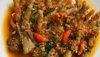 Tidak hanya cabai, ceker ayam di Mamie Ochin ini juga dimasak dengan bumbu seblak. Berada di Jalan Surilang No.8, Pasar Rebo, racikan ceker setan di sini selalu dicari pelanggannya. Foto: Istimewa