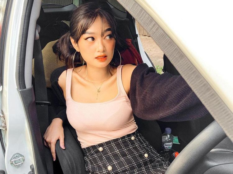 Pesona Chindy Mariad yang Viral Gegara Konten Bangunin Sahur