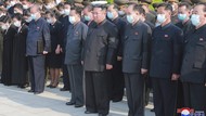 Kim Jong-Un Bawa Rombongan ke Pemakaman Meski Corona Gila-gilaan
