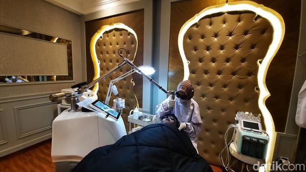 Desain ala Timur Tengah di klinik kecantikan bernuansa Islami, Aestica Bandung.