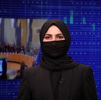 Juru bicara Kementerian Wakil dan Kebajikan Taliba Akif Mahajar menjelaskan langkah itu sebagai saran. Tanggal terakhir untuk penutup wajah untuk presenter televisi adalah 21 Mei 2022, ucapnya. Foto: REUTERS/ALI KHARA.