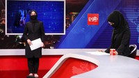 Para presenter wanita di Afghanistan kini mulai menutupi wajah mereka saat siaran langsung di TV. Mereka disebut terpaksa untuk mengikuti aturan Taliban. Salah seorang presenter perempuan mengatakan terpakasa melakukan hal tersebut. Sebab jika aturan tidak diikuti maka presenter perempuan harus diberi pekerjaan lain atau dihilangkan.