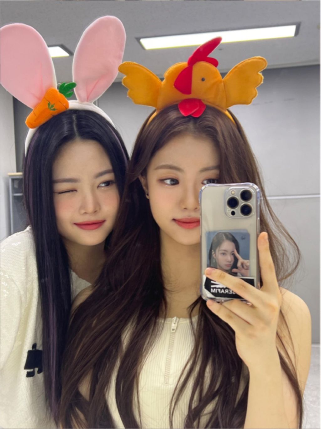 Eunchae dan Kim Garam LE SSERAFIM