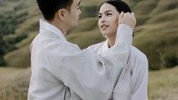  Tidak pernah mempublikasikan hubungannya dengan sang suami sebelum menikah. Kabar bahagia Maudy Ayunda menikah dengan Jesse Choi, berhasil membuat publik terkejut sekaligus senang mendengarnya. Foto: Instagram @maudyayunda