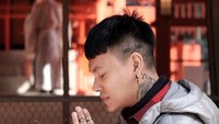 Hudson dinilai awet muda, tidak terlihat seperti pria berusia 41 tahun. Foto: Instagram Hudson