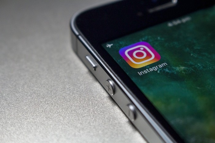 Ilustrasi Putu Nova membeli narkoba melalui Instagram.