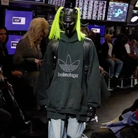 Fashion show Balenciaga Spring 2023 digelar di New York Stock Exchange, Amerika Serikat, 22 Mei 2022. Foto: dok. Balenciaga.