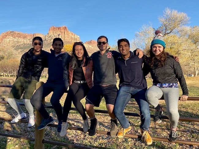 Dalam sebuah blog, Jesse Choi pernah menceritakan mengenai pertemuannya dengan seorang wanita yang diduga adalah Maudy Ayunda. Dalam blog tersebut Jesse Choi juga menyertakan foto Maudy Ayunda dengan toga. Foto: Instagram/@maudyayunda