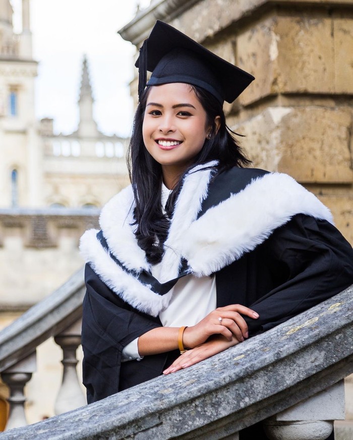 Maudy Ayunda saat wisuda di University of Oxford Maudy Ayunda saat wisuda di University of Oxford
