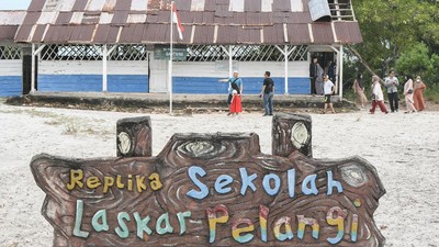 Lihat dari Dekat Replika Sekolah Laskar Pelangi di Belitung