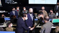 Dalam kunjungannya ke Korea Selatan, Joe Biden dan Presiden Korea Selatan, Yoon Suk-yeol, membahas mengenai berbagai isu, termasuk program nuklir Korea Utara (Korut) dan gangguan distribusi pasokan. (AP Photo/Evan Vucci)