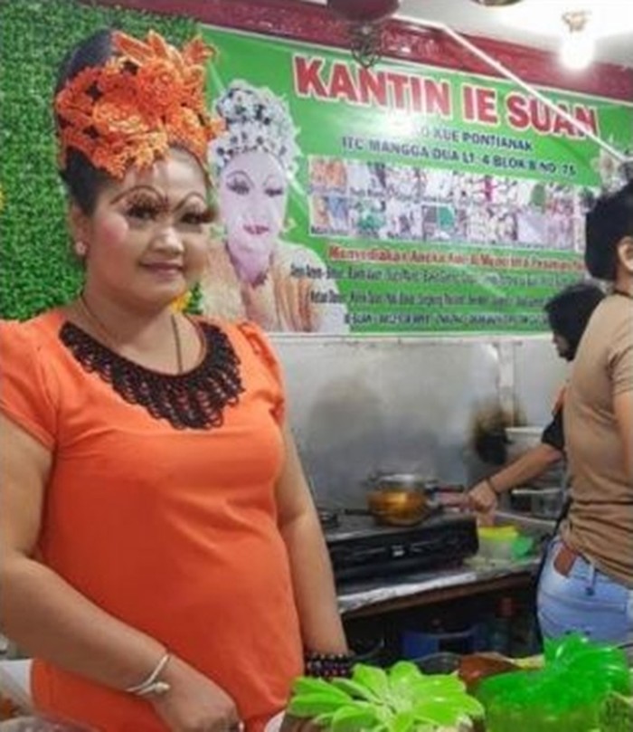 Pedagang nyentrik 10 Gaya Pedagang Berpenampilan Nyentrik Ini Viral di Medsos