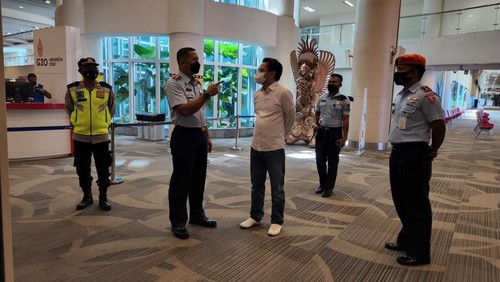 Persiapan dan pengecekan terus dilakukan untuk kelancaran penyelenggaraan acara. Imigrasi bersinergi dengan instansi lain sepert TNI-POLRI untuk bersama-sama membantu mensukseskan acara GPDRR 2022.