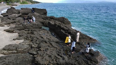 Birunya Pantai Vatumapida di Donggala Sulteng, Asiik Benerrr...