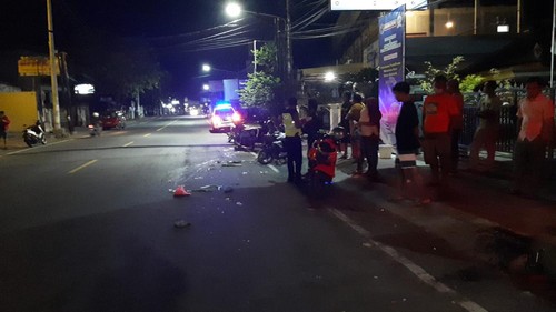 Polisi saat melakukan olah TKP kejadian Laka Lantas di KM 3000 Jalan Raya Ayani Barat