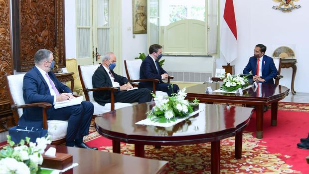 Presiden Joko Widodo menerima kunjungan kehormatan Menteri Luar Negeri Serbia Nikola Selakovic bersama delegasi terbatas di Istana Merdeka, Jakarta, pada Senin, 23 Mei 2022. (Foto: Muchlis Jr - Biro Pers Sekretariat Presiden)