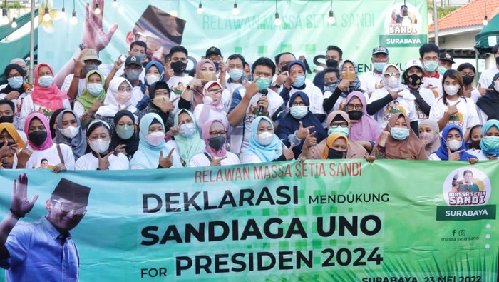Relawan Sandiaga Uno