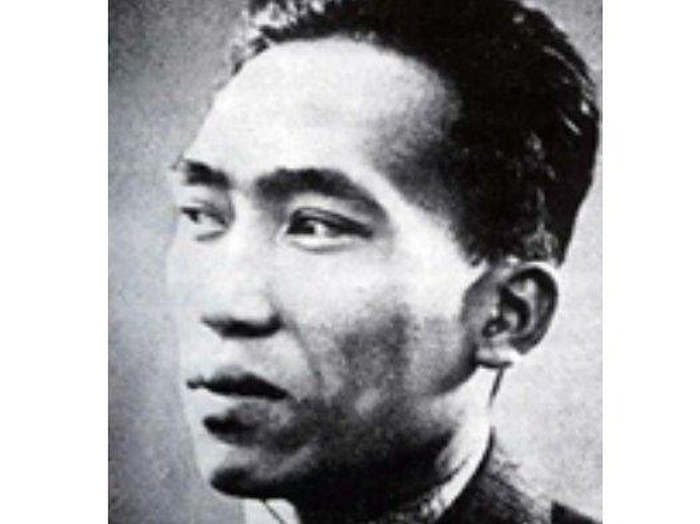 Sastrawan Roestam Effendi