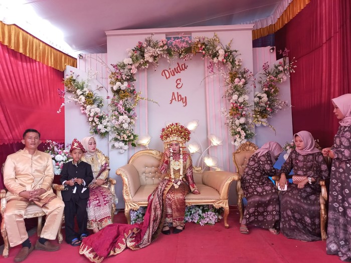 Video viral pernikahan di Palembang batal namun pesta tetap digelar