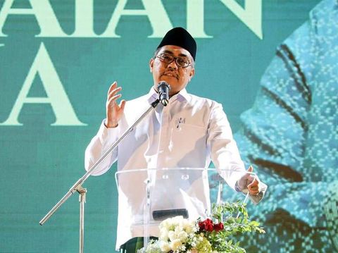Wakil Ketua MPR RI Jazilul Fawaid saat doa Bersama Ulama dan Habaib Halalbihalal Bersama Gus Muhaimin di Dyandra Convention Center, Surabaya, Minggu (22/5).