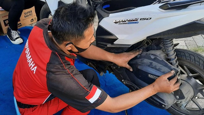 Wisatawan Kawah Wurung Bondowoso Dimanjakan dengan Service Motor Gratis